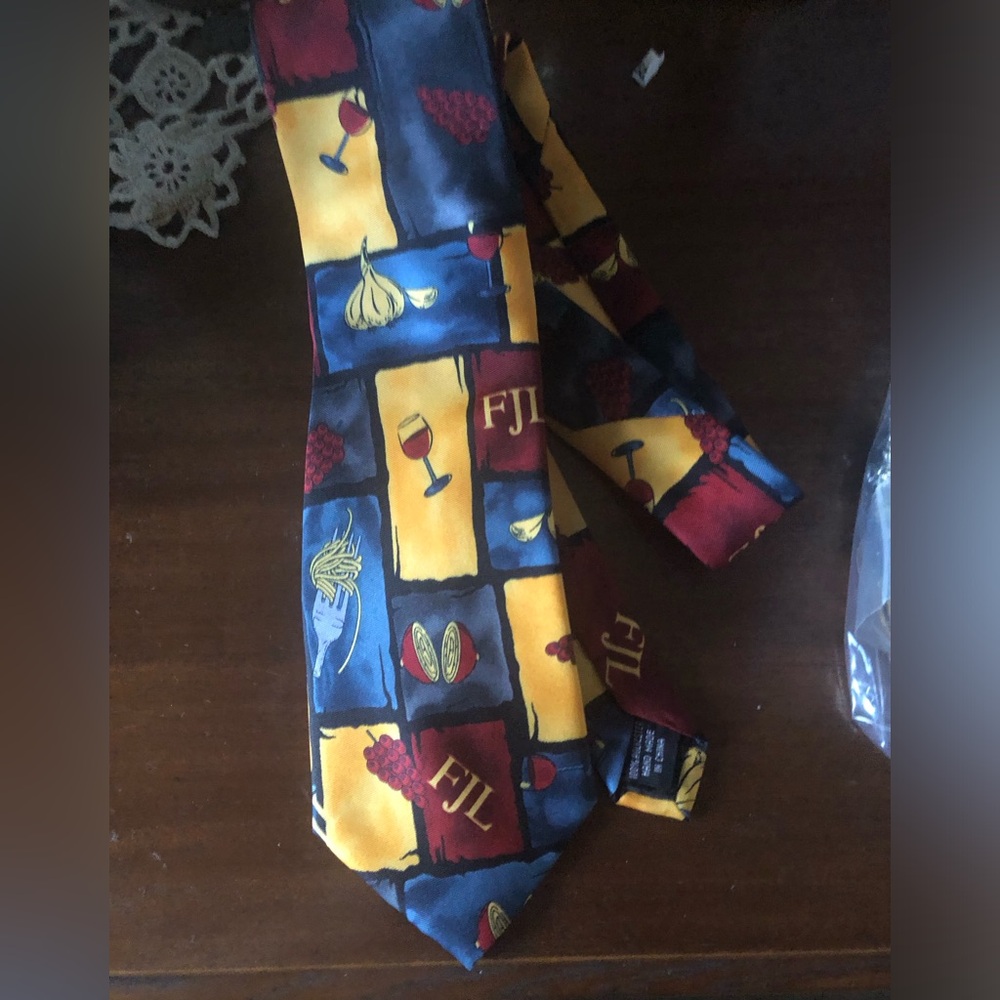 Symmetry FJL Italian Food Tie-  778 $20 or $15 w/offer